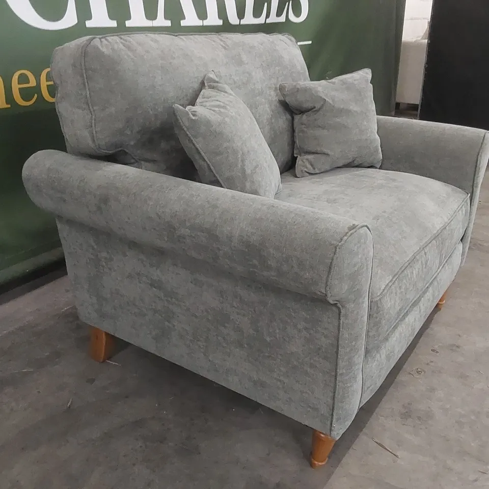 QUALITY DESIGNER FABRIC UPHOLSTERED LOVESEAT