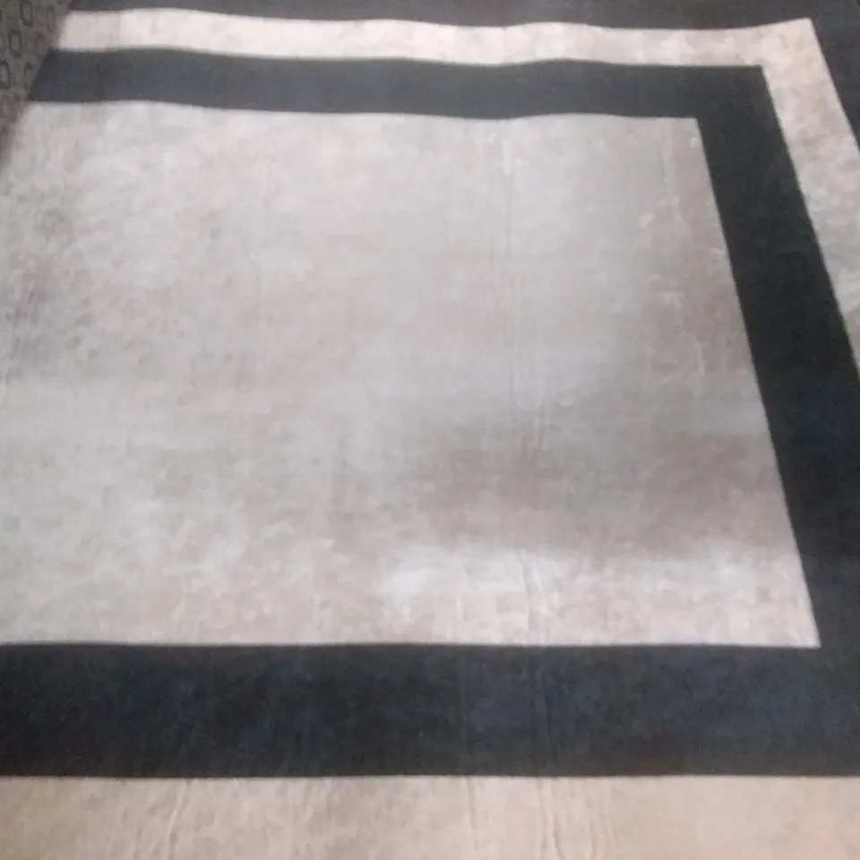 RAYMOND FLATWEAVE BLACK/WHITE RUG 80X140CM