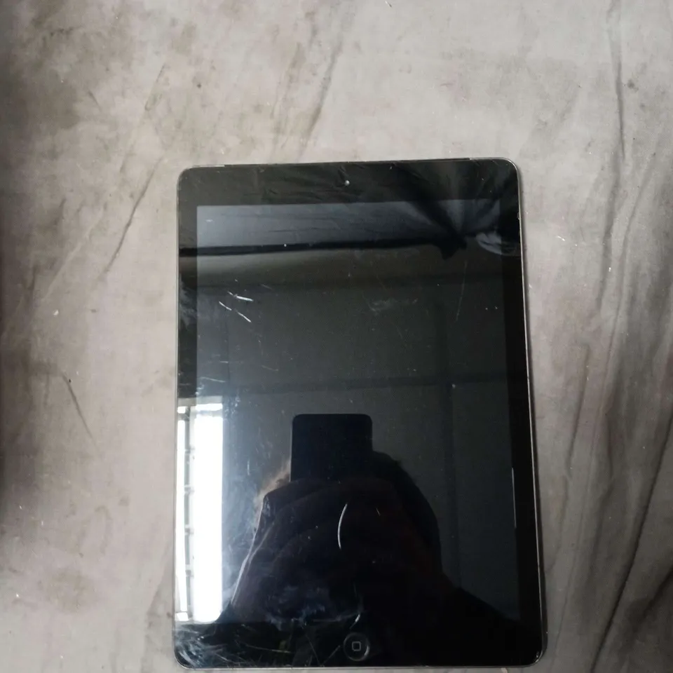 APPLE IPAD A1475