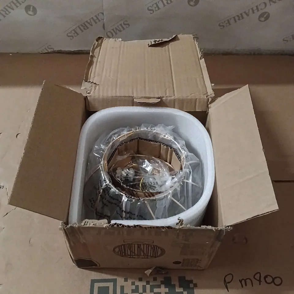 BOXED CEILING LAMP, 220-240V - GOLD (1 BOX)