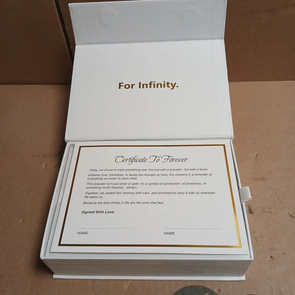 ALLURE JEWELLERY FOR INFINITY BRACELETS – TWO-TONE INFINITY SET IN PRESENTATION BOX (2 ITEM SET)