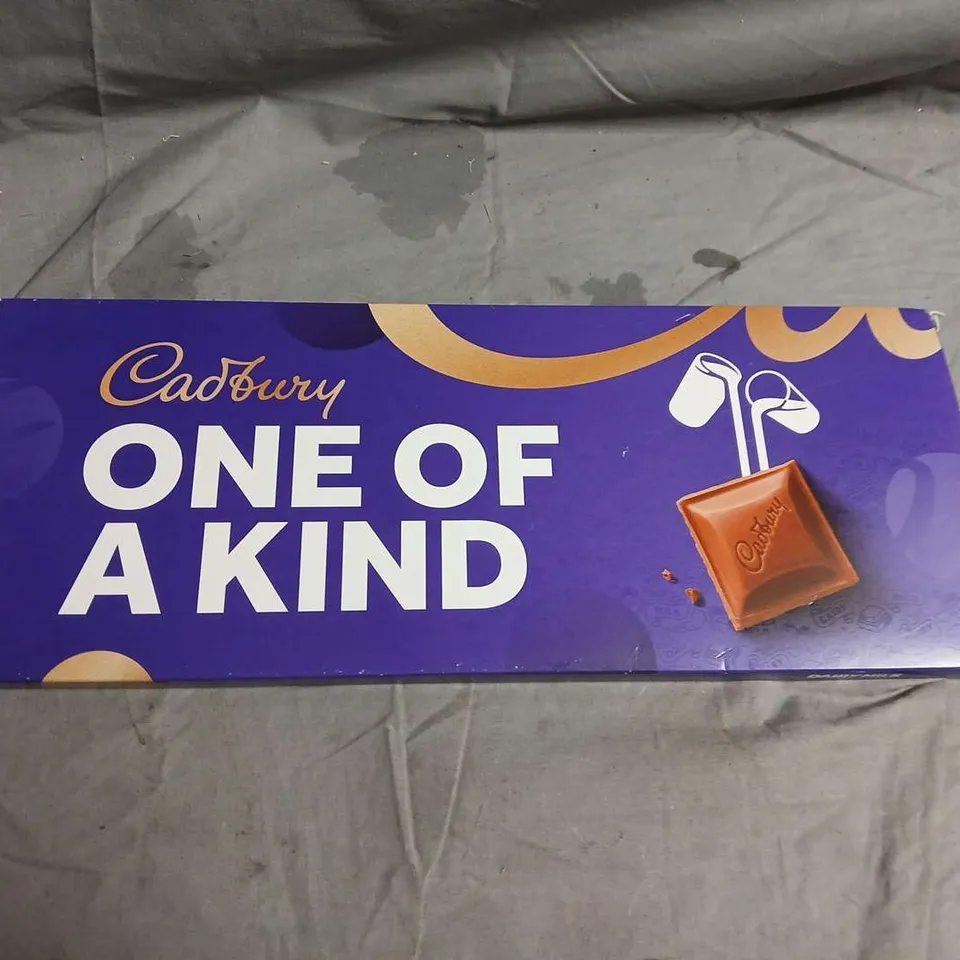 CADBURY DAIRY MILK ONE OF A KIND CHOCOLATE BOX – LARGE BAR 