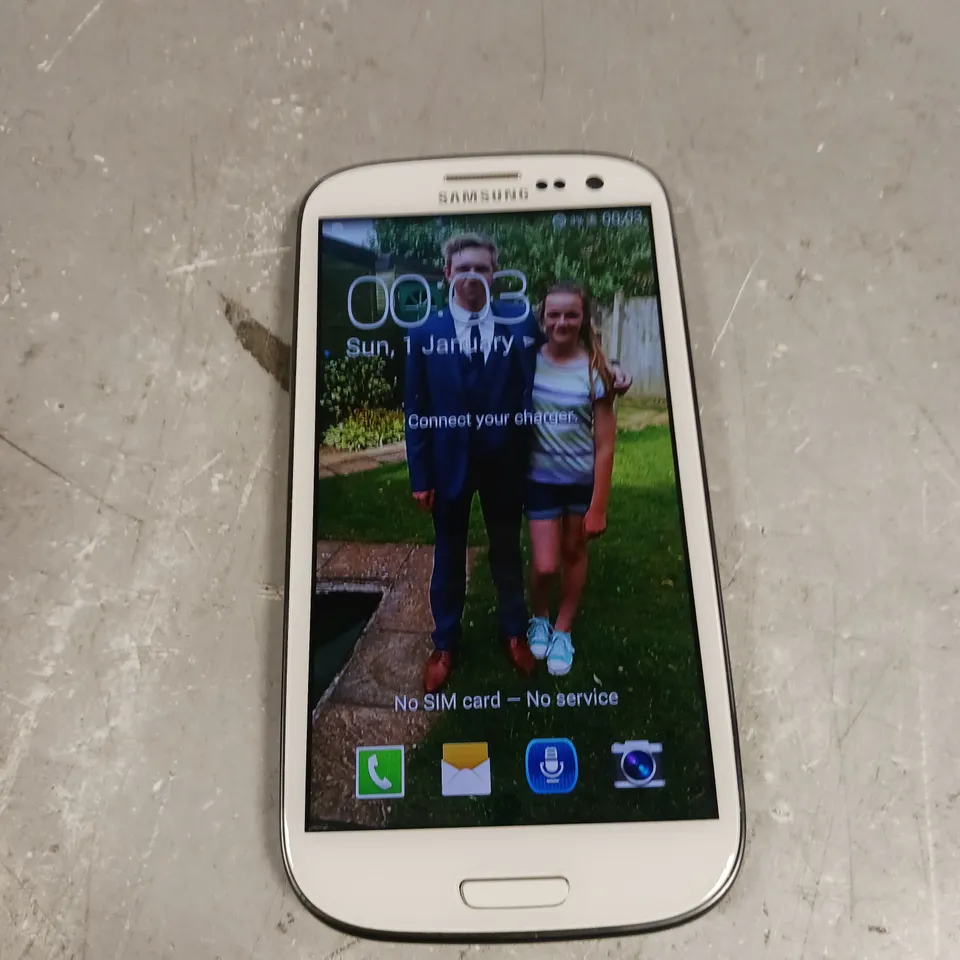 SAMSUNG GALAXY S 3 GT-19305 WHITE