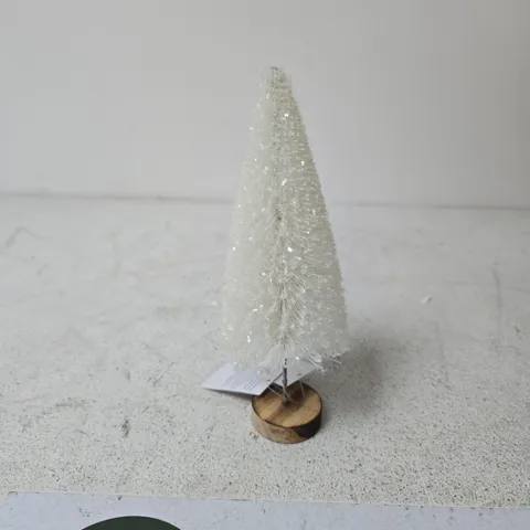 BOX OF APPROXIMATELY 12 GISELA GRAHAM LONDON WHITE BOTTLEBRUSH CHRISTMAS TREE, ON A WOODEN BASE
