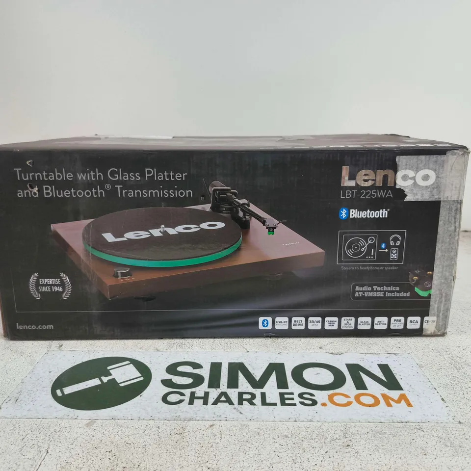 LENCO TURNTABLE WITH GLASS PLATTER AND BLUETOOTH TRANSMISSION