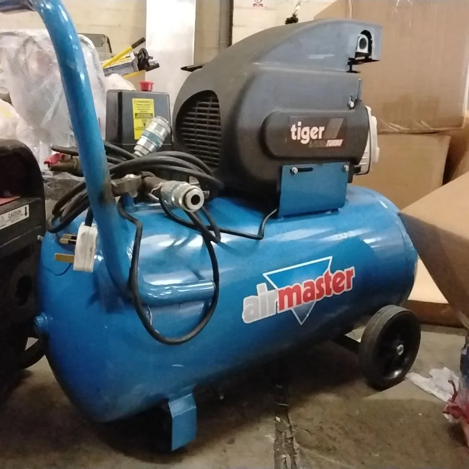 AIRMASTER TIGER 8/550 7CFM 50 LITRE 2HP AIR COMPRESSOR (230V)