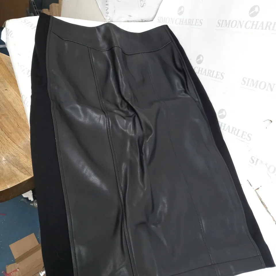 BLACK DANNI MINOGUE FAUX LEATHER MINI SKIRT 