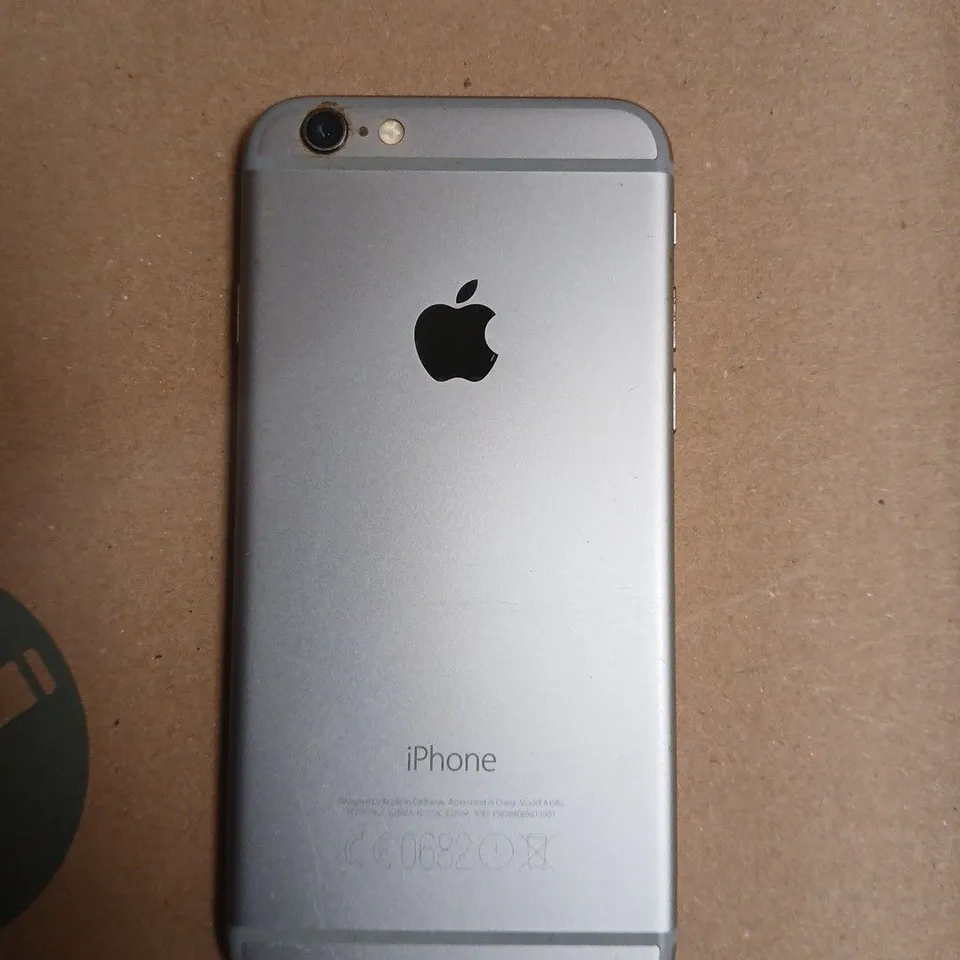 APPLE IPHONE 6 - A1586
