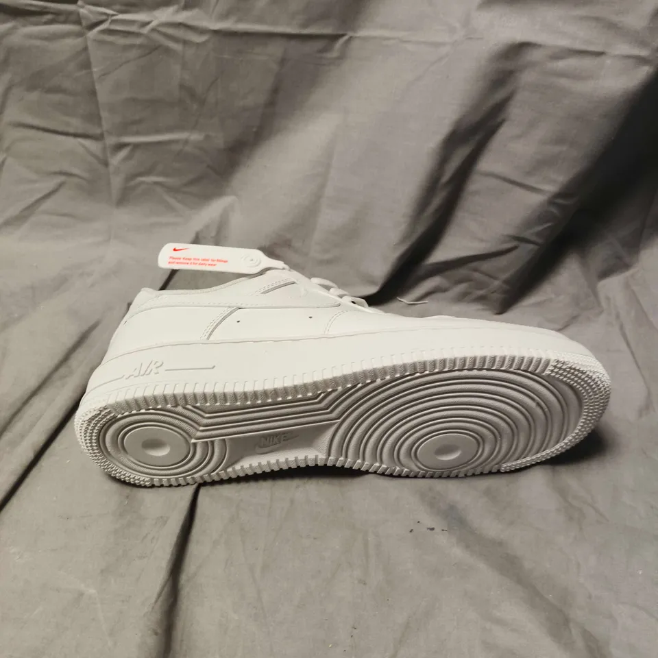 NIKE AIR FORCE 1 TRAINERS IN WHITE - 11.5