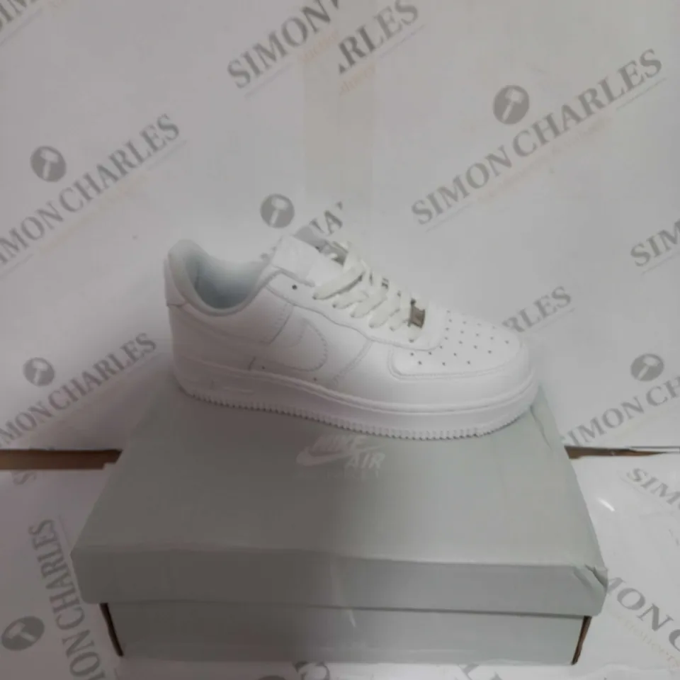 BOXED PAIR OF NIKE WHITE AIR FORCE ONES SIZE 4.5