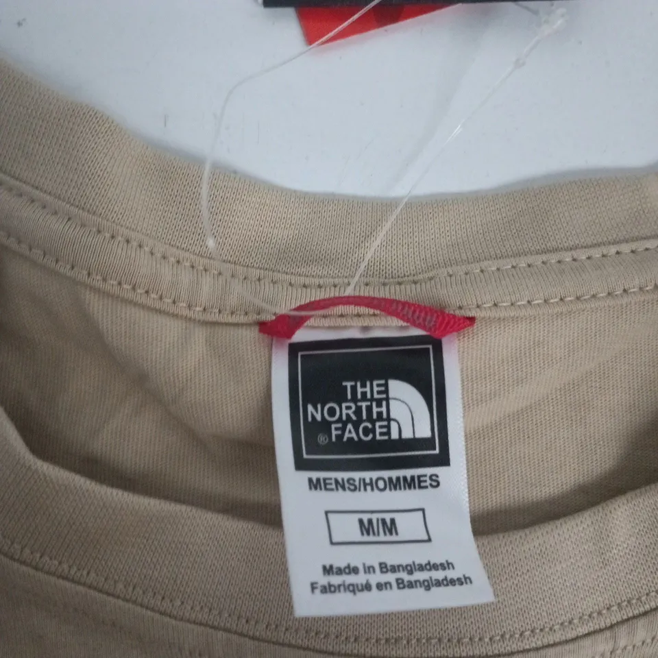 THE NORTH FACE MENS T-SHIRT – BEIGE, SIZE M/M 