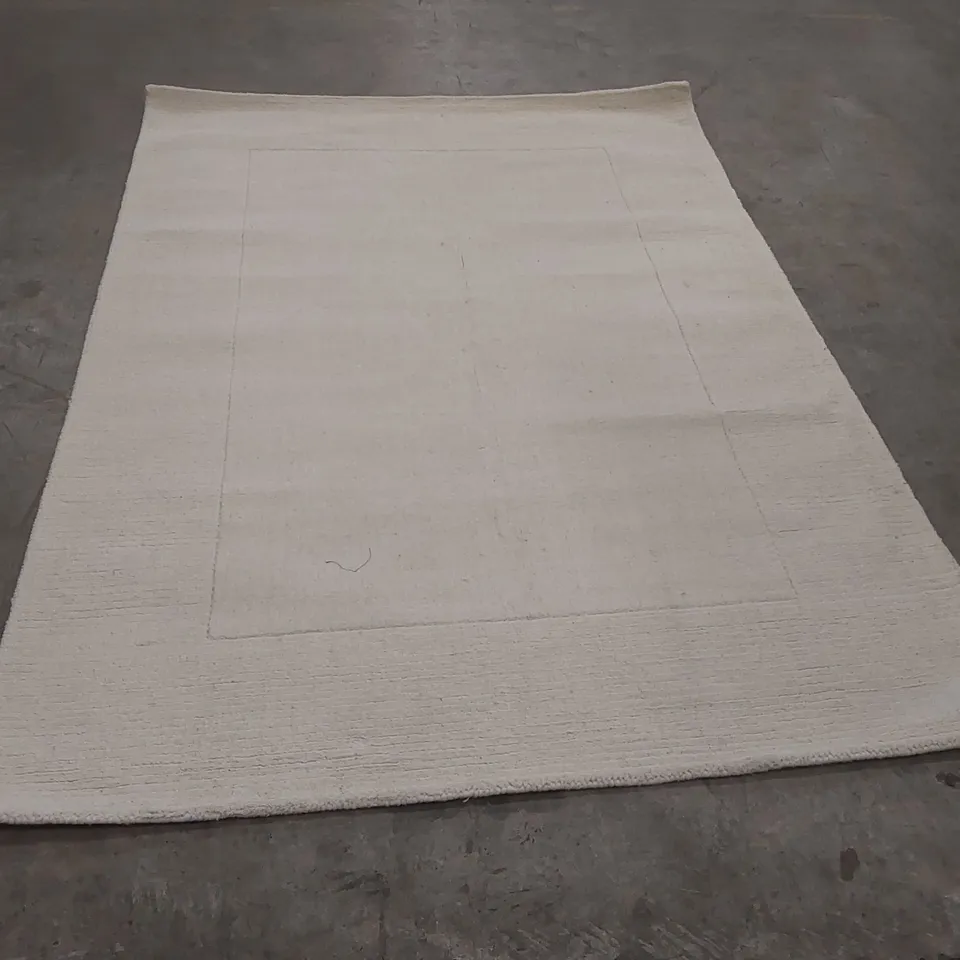 QUALITY DESIGNER AREA RUG - APPROXIMATELY 232 x 162cm