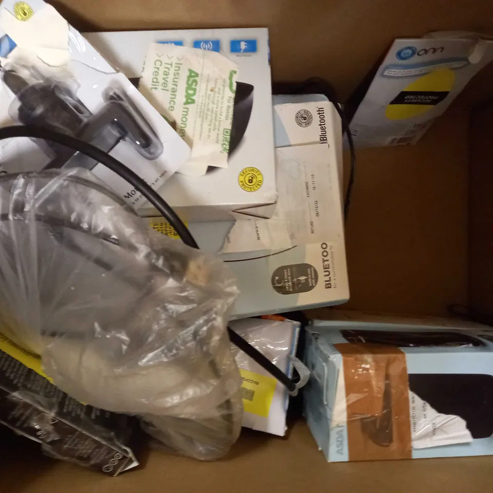 BOX OF APPROXIMATELY 20 ASSORTED ELECTRICAL ITEMS TO INCLUDE TP-LINK AC600 MINI WIRELESS USB ADAPTER, ONN USB POWERED STEREO SPEAKERS, MIXX JX1 WIRELESS HEADPHONES, ETC