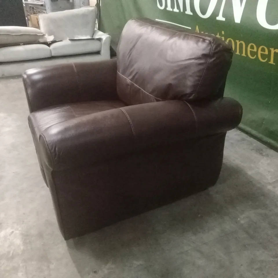 VANTAGE ITALIAN LEATHER ARMCHAIR RRP £899