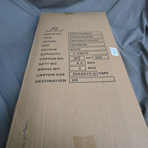 NIGHT ZONE STORAGE BOX – CRUSHED VELVET, NAVY, 76 X 38 CM