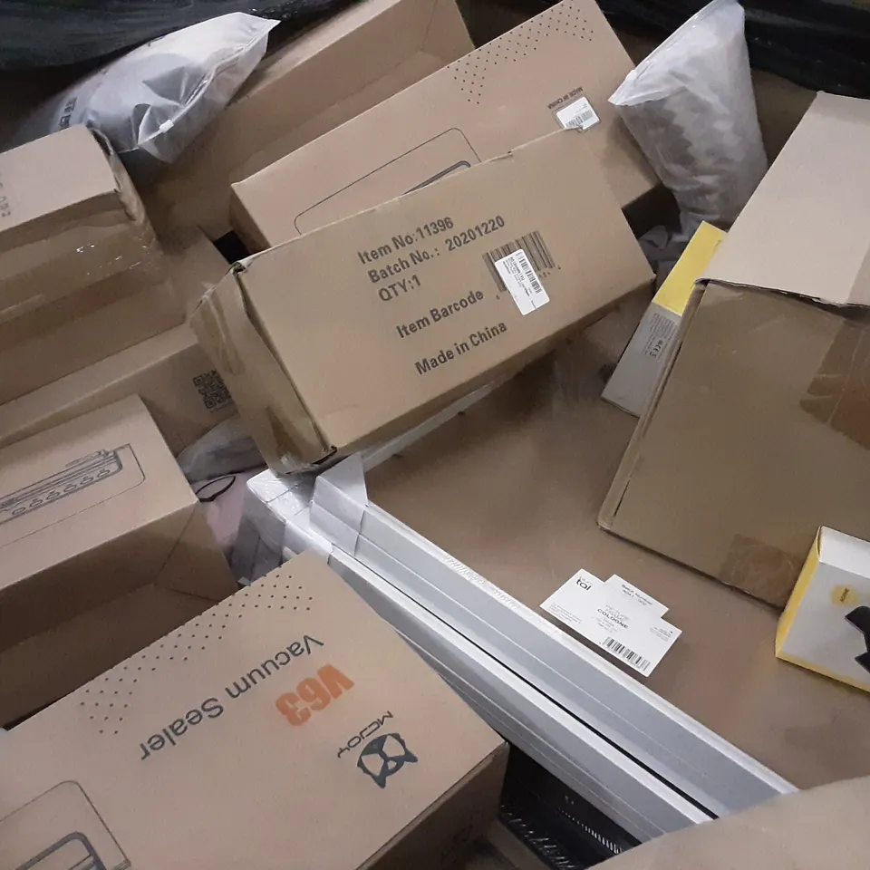 PALLET OF ASSORTED PRODUCTS INCLUDING MAGEGEE GAMING KEYBOARD AND MOUSE COMBO, MCJOY VACUUM SEALER, PAC MUL, FERAND WOMEN'S JUMPER, ACEHE BIKE PHONE MOUNT, MILITARY STYLE PONCHO LINER BLANKET