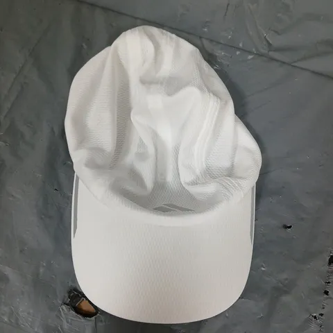 ADIDAS AEROREADY FOUR-PANEL MESH CAP IN WHITE - M-L
