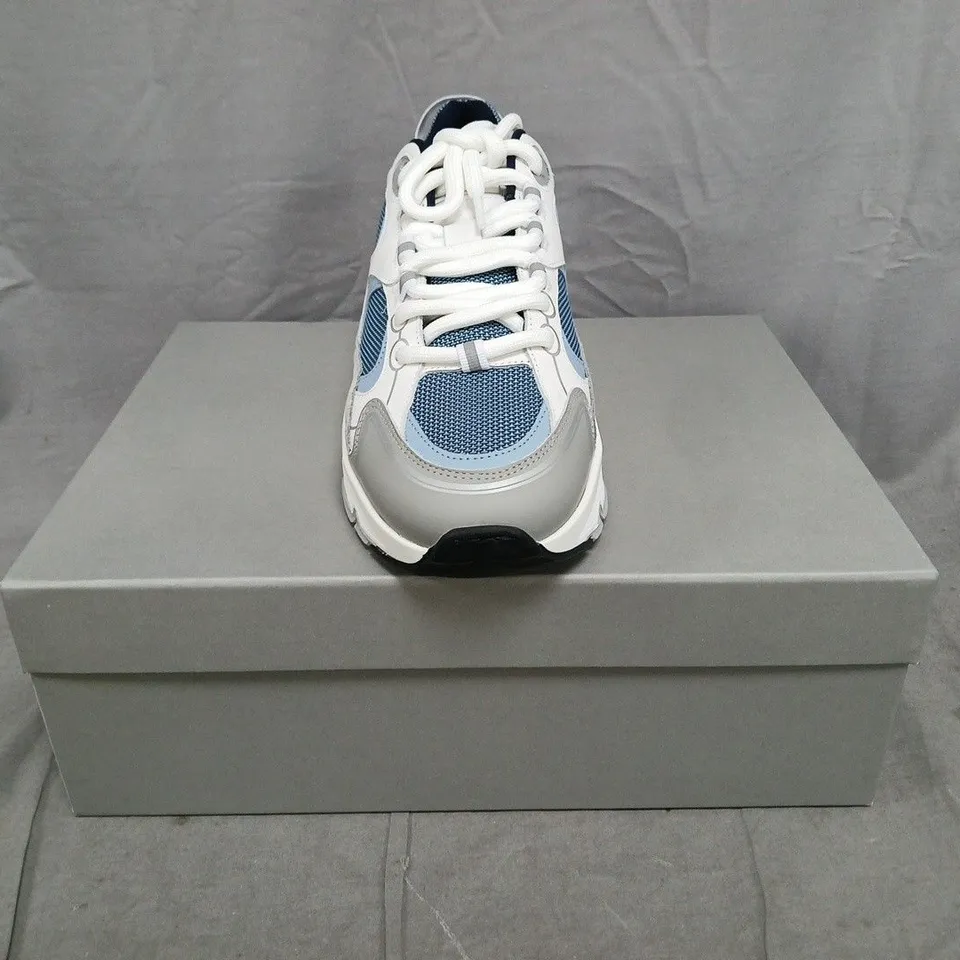 BOXED PAIR OF CLEENS PULSE RUNNER TRAINERS IN OCEAN SIZE UK 9