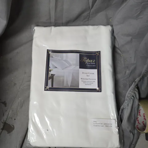 TOPAZ LUXE HOME DUVET COVER SET – KING, WHITE, MICROFIBRE POLYESTER, BOX OF APPROXIMATELY 4