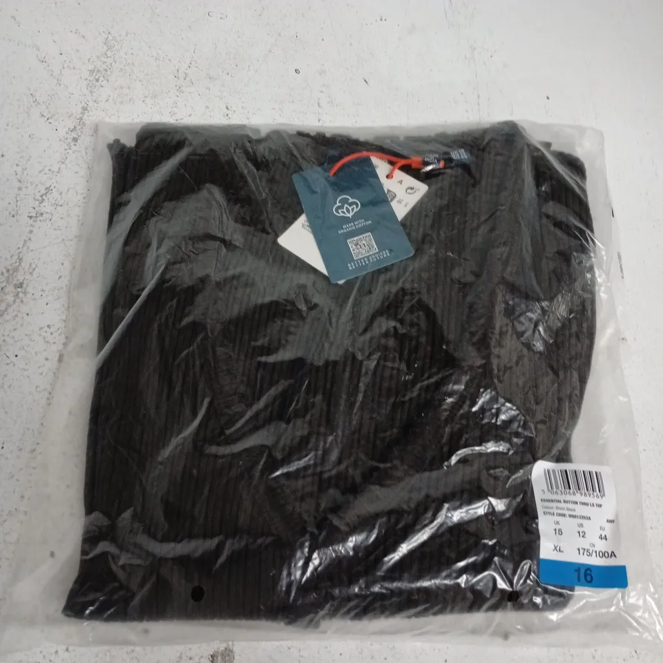 BAGGED SUPERDRY ESSENTIAL BUTTON THRU LS TOP IN BLACK - UK 16