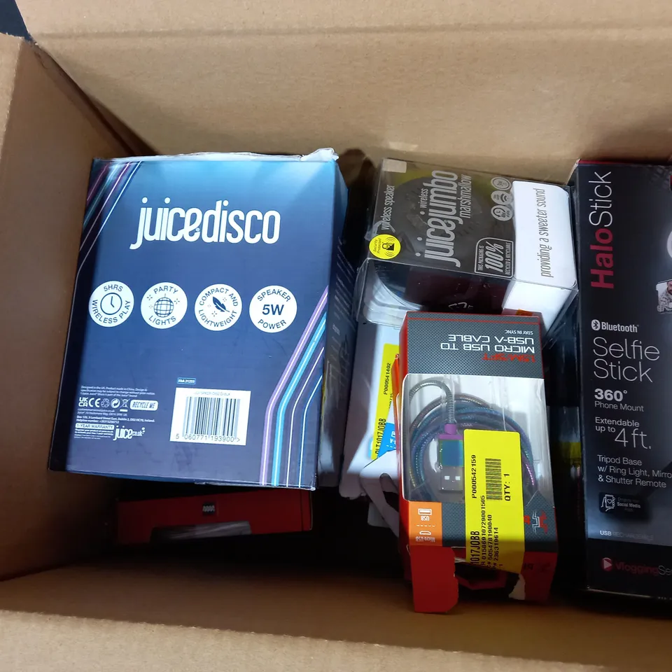 LOT OF APPROX. 10 X ITEMS TO INCLUDE JVC HA-S31M HEADPHONES, JUICE JUMBO MARSHMALLOW WIRELESS SPEAKER, JUICE DISCO WIRELESS SPEAKER, ETC.