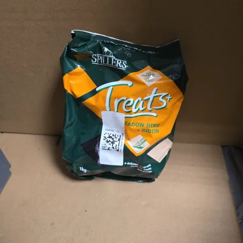 SPILLERS TREATS+ MEADOW HERB & BIOTIN DOG TREATS 1KG