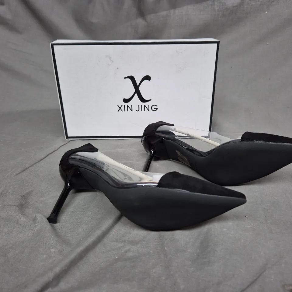 BOXED PAIR OF XIN JING POINTED TOE HEEL SIZE 38