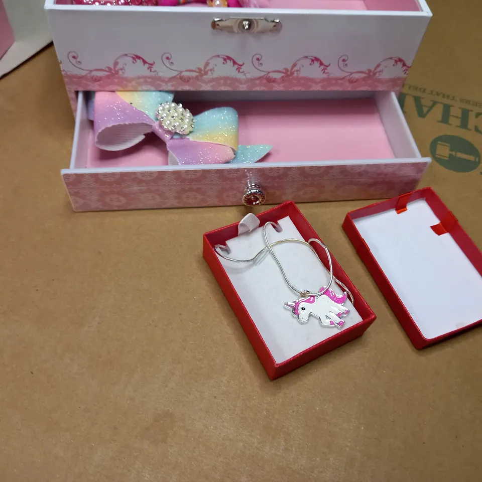 BOXED MELE & CO MUSICAL JEWELLERY BOX