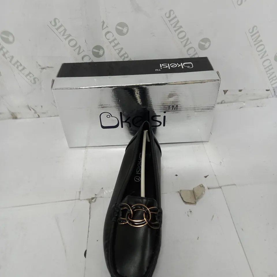 BOXED PAIR OF KELSI CHAIN DETAIL LOAFERS BLACK UK 7 