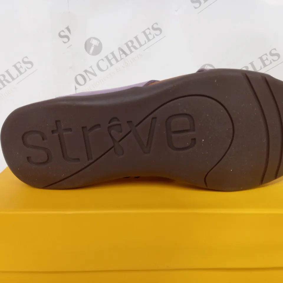 BOXED STRIVE PALMA SLIDER SANDALS SIZE 7