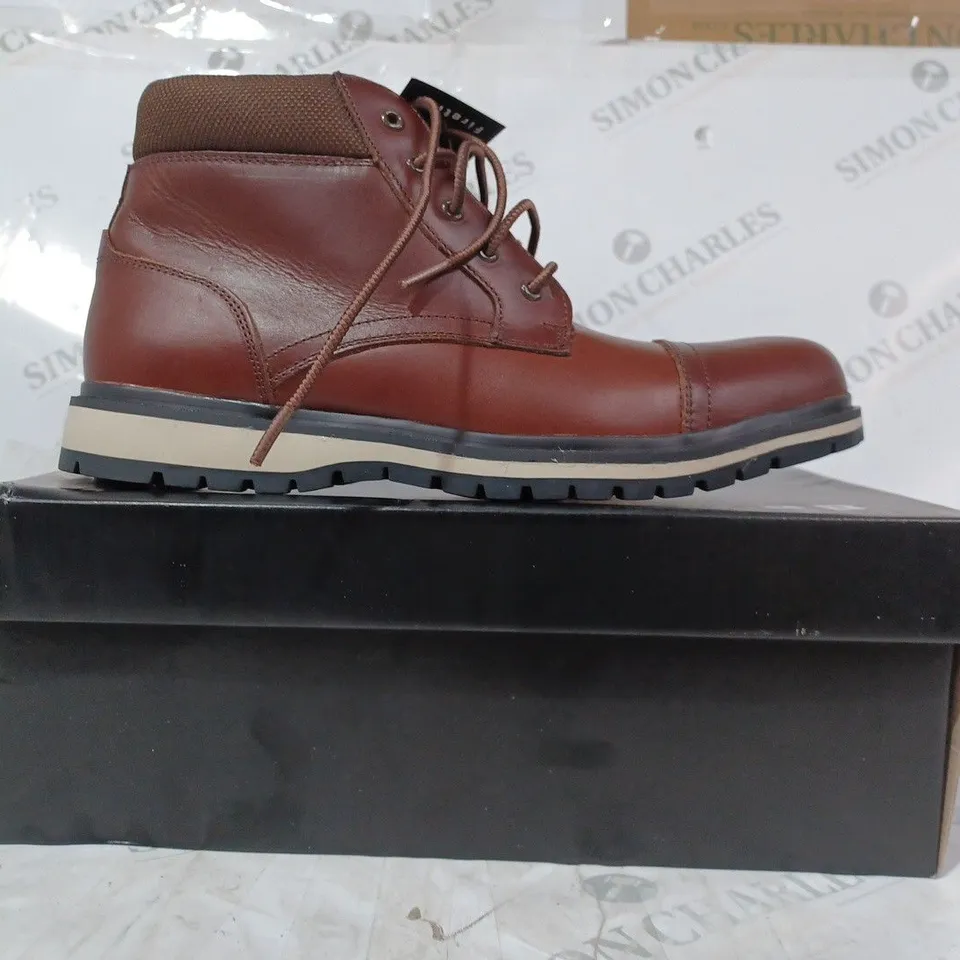 BOXED PAIR OF FIRETRAP AUBIN SHOES IN CAMEL COLOUR UK SIZE 9