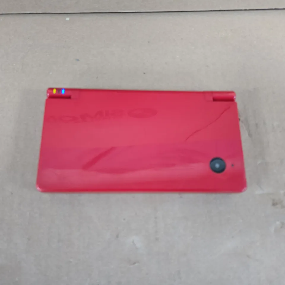NINTENDO DSI HANDHELD CONSOLE IN RED