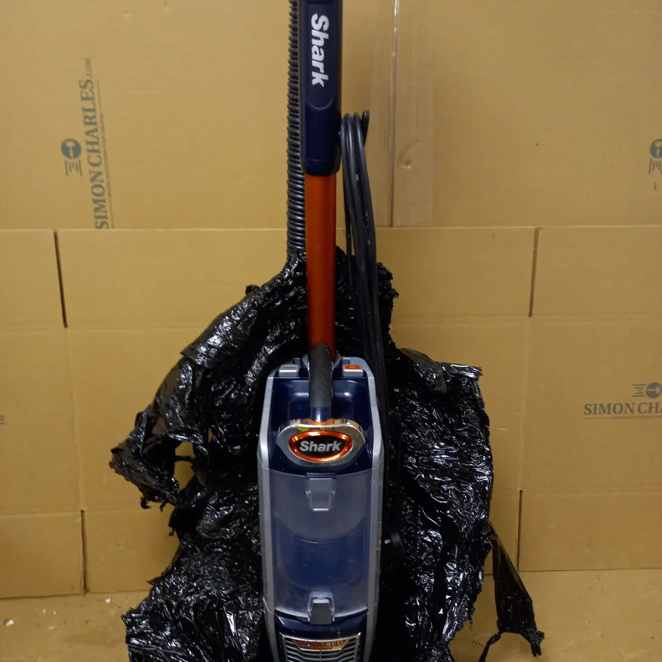 SHARK UPRIGHT VACUUM CLEANER