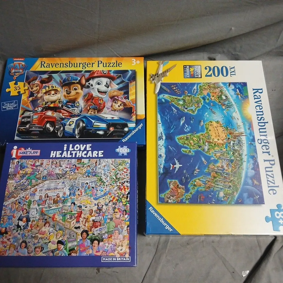 LOT OF 3 ASSORTED JIGSAW PUZZLES TO INCLUDE WORLD MAP AND PAW PATROL