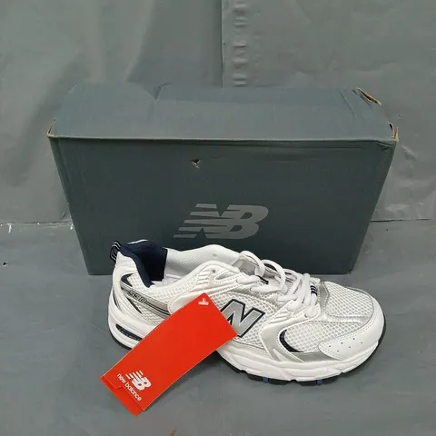 BOXED PAIR OF 530 RUNNING METALIC/NAVY UK 7