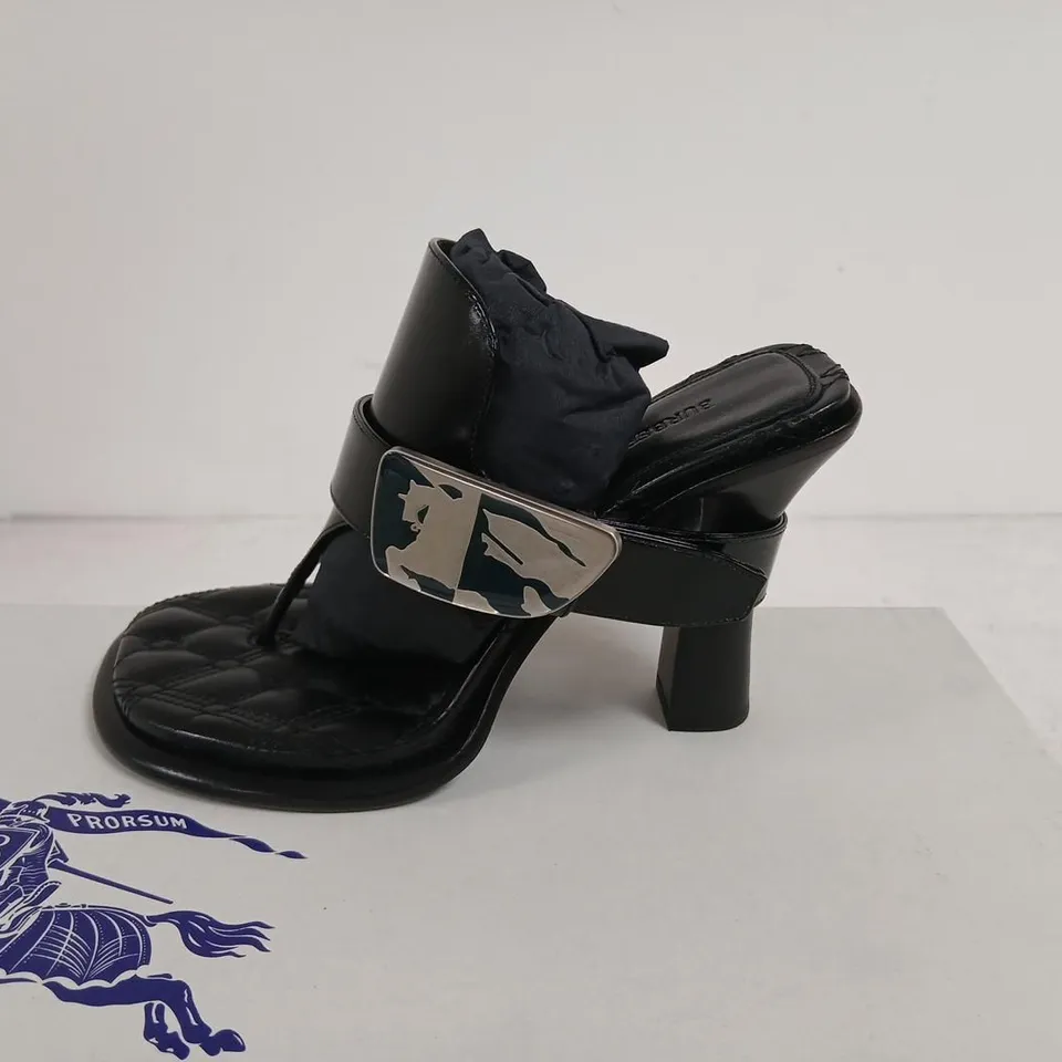 BURBERRY BAY SANDAL – BLACK LEATHER, UK 2 (EU 35)