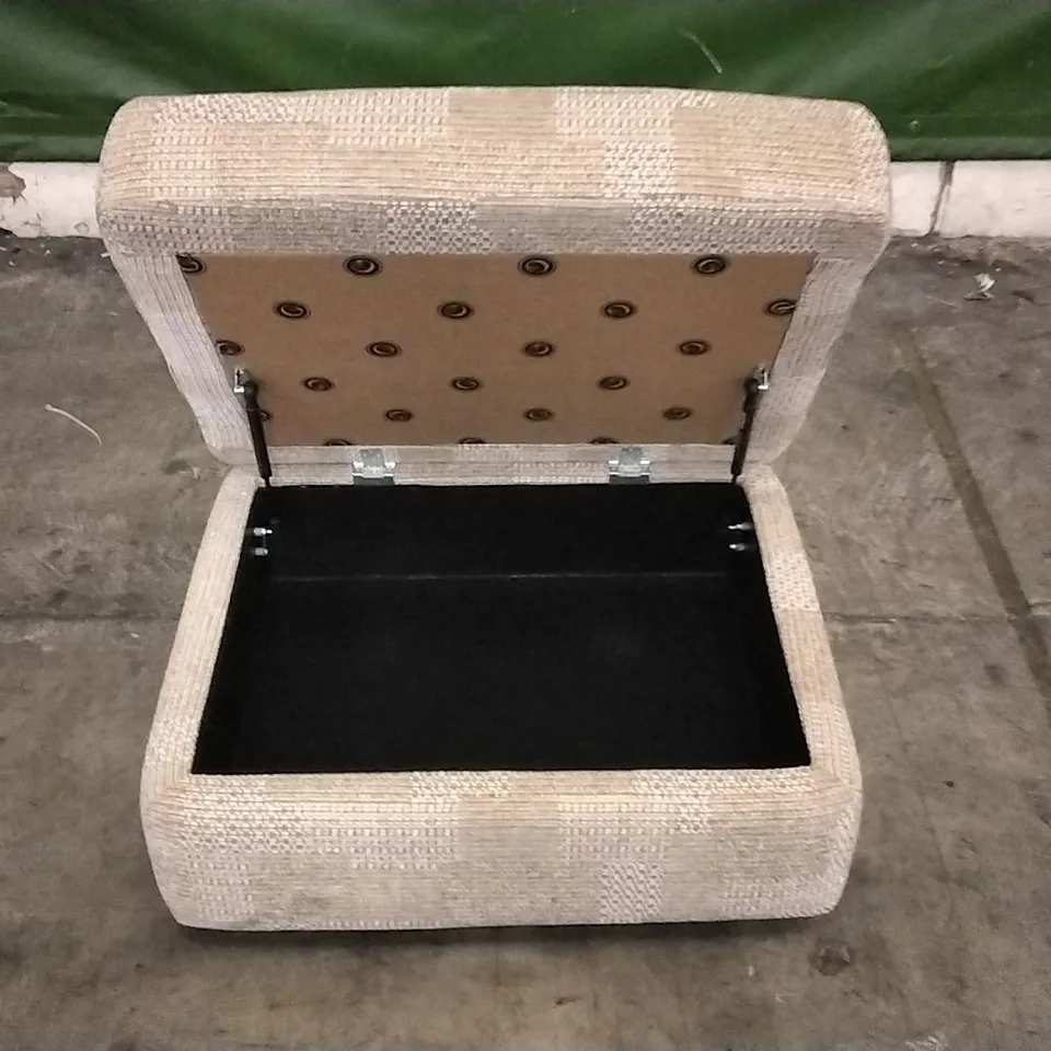 QUALITY BRITISH DESIGNED & MANUFACTURED G PLAN AVON 19 STORAGE FOOTSTOOL FARO SAND FABRIC