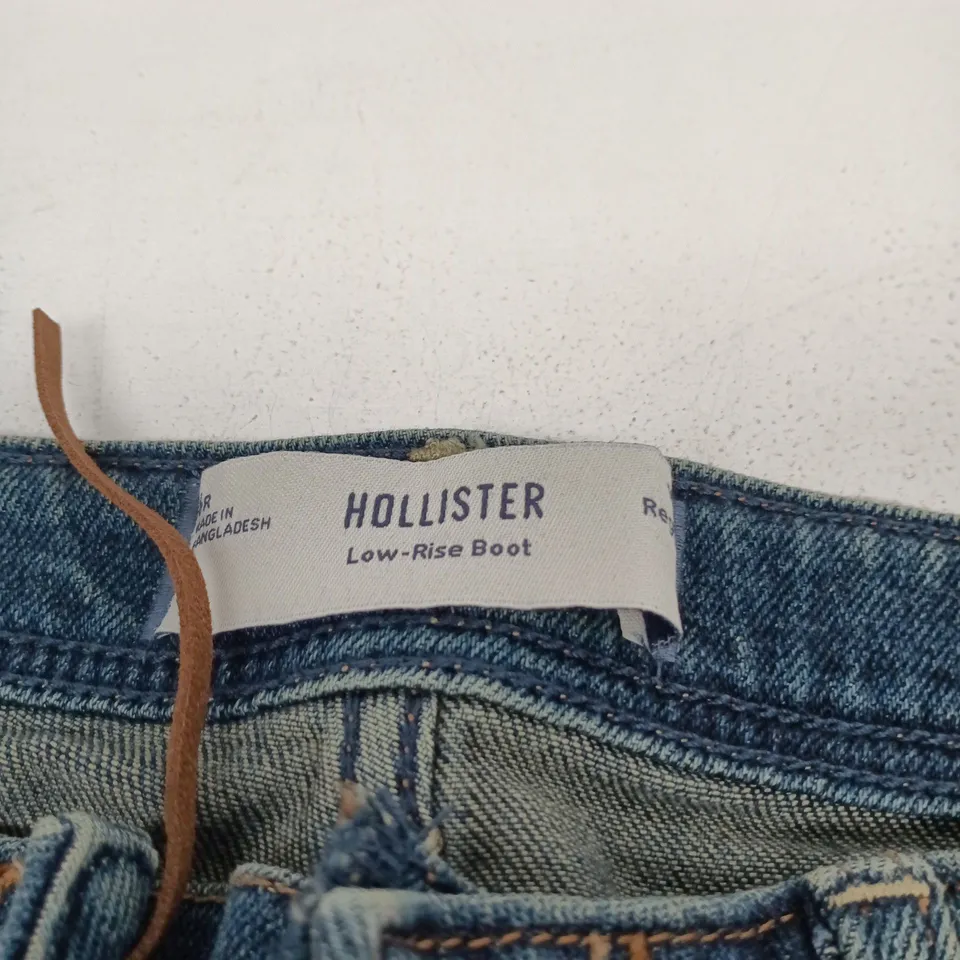 HOLLISTER WOMEN'S LOW-RISE BOOTCUT JEANS – W28 REGULAR