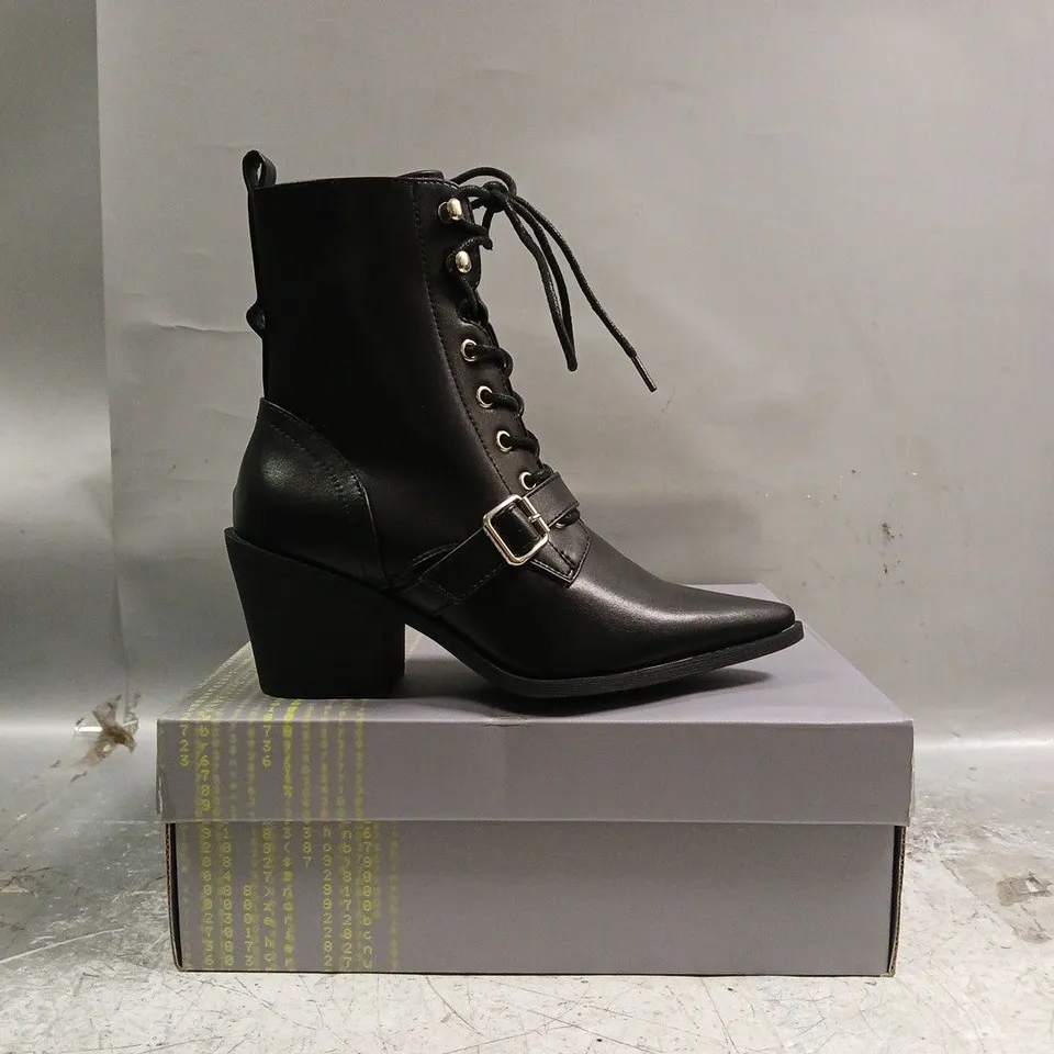 BOXED PAIR OF KOI HAWK POINTED COWBOY BOOTS IN BLACK SIZE UK 3 