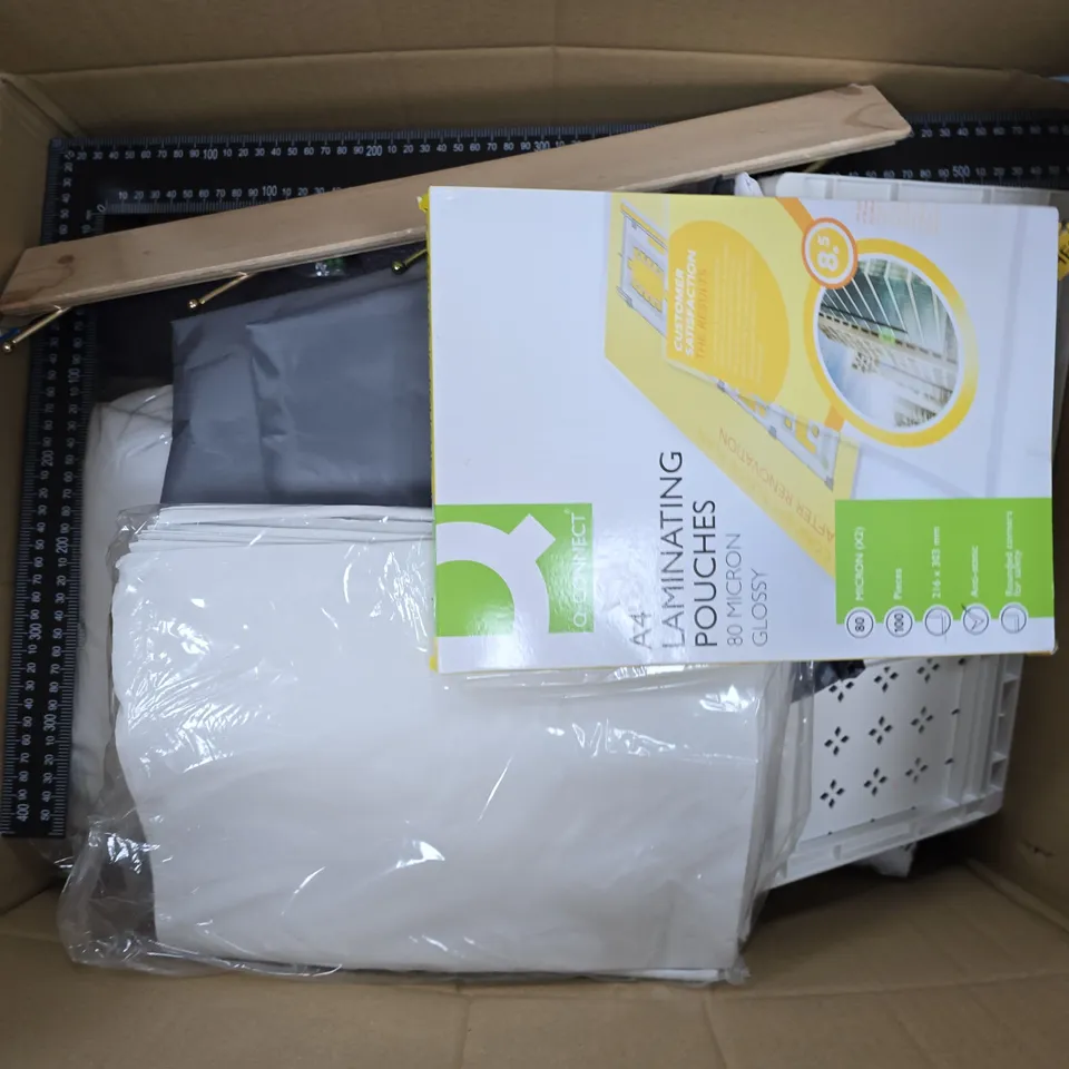 APPROXIMATELY 20 ASSORTED HOUSEHOLD PRODUCTS TO INCLUDE A4 LAMINATING POUCHES, FLOOR STICKERS, SWADDLE RWAP, ETC - COLLECTION ONLY