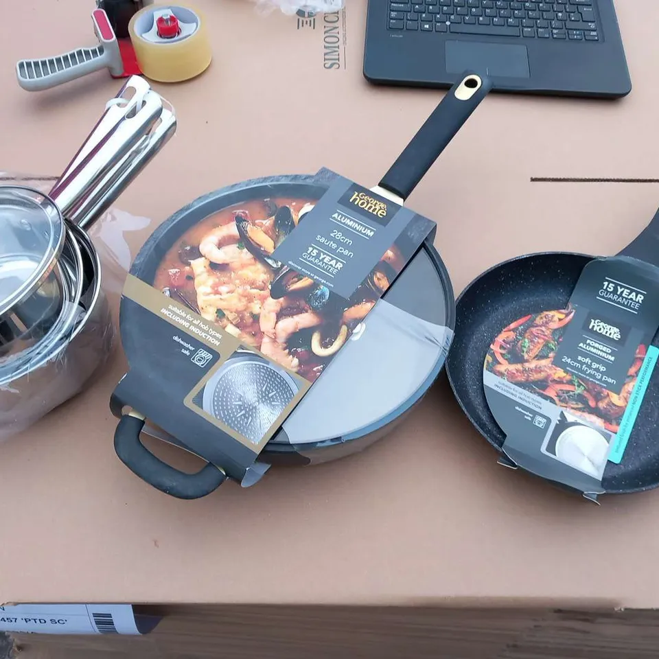 FIVE ASSORTED HOME PANS TO ICLUDE; SAUCEPANS AND FRYING PANS