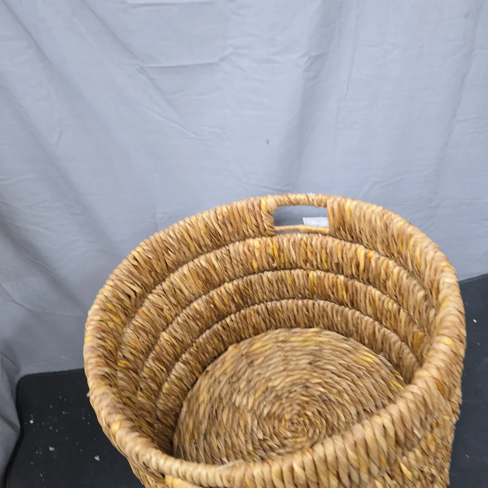 ROUND WOVEN WICKER STORAGE BASKET WITH LID