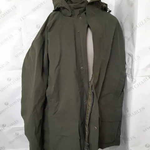 BARBOUR BEACONFEILD JACKET IN OLIVE - XXL