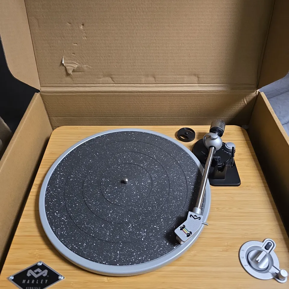 MARLEY STIR IT UP WIRELESS TURNTABLE – WOOD PLINTH, BLUETOOTH, BOXED