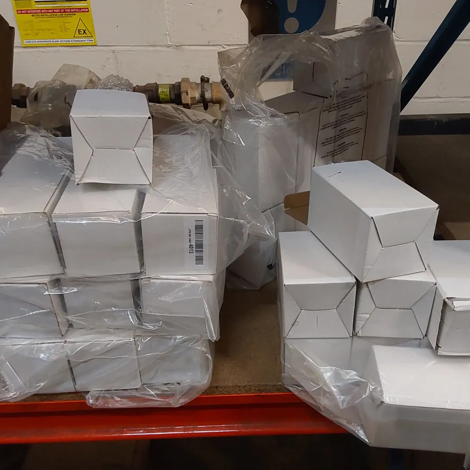 LOT TO APPROX 47 X GLASS JARS - SIZES MAY VARY