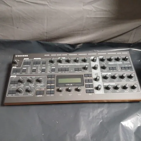 ACCESS VIRUS TI DESKTOP SYNTHESIZER