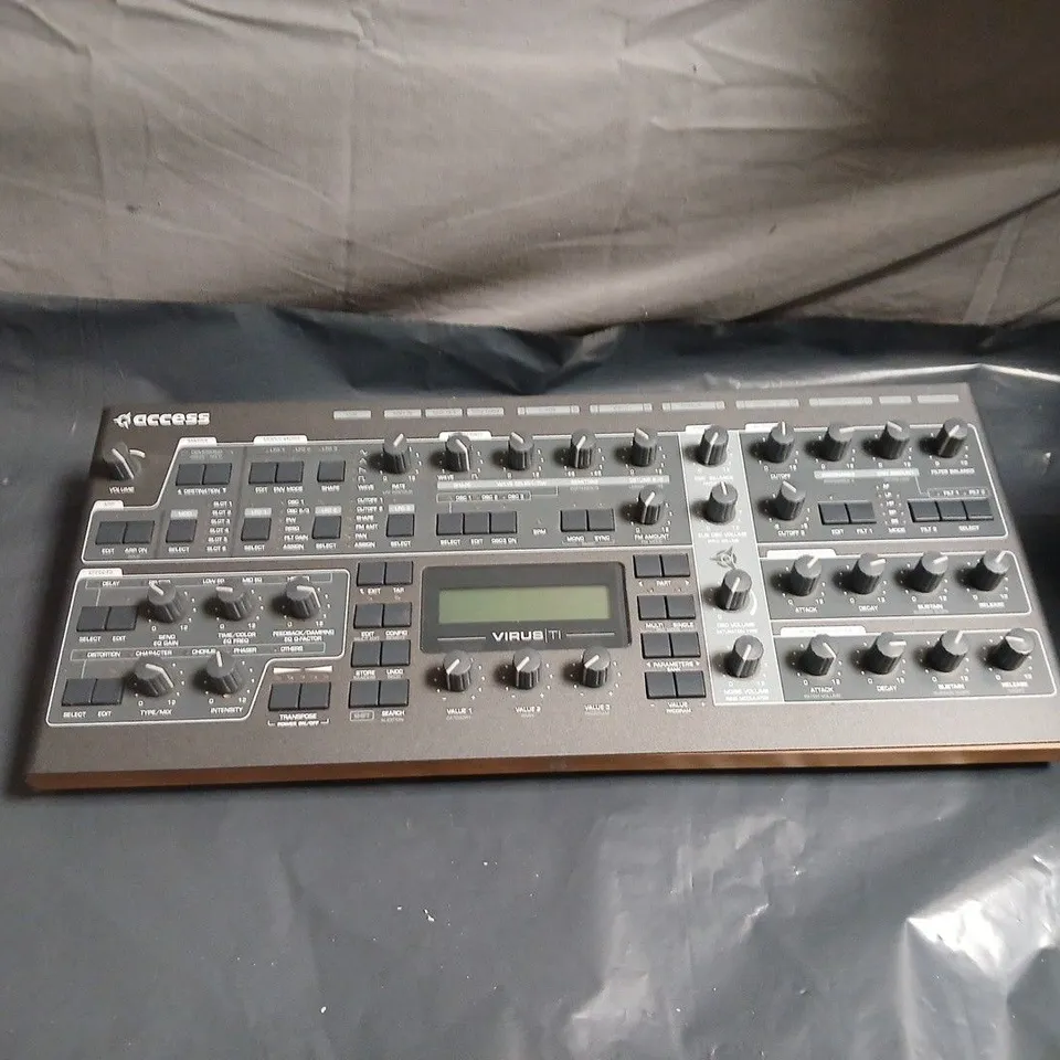 ACCESS VIRUS TI DESKTOP SYNTHESIZER