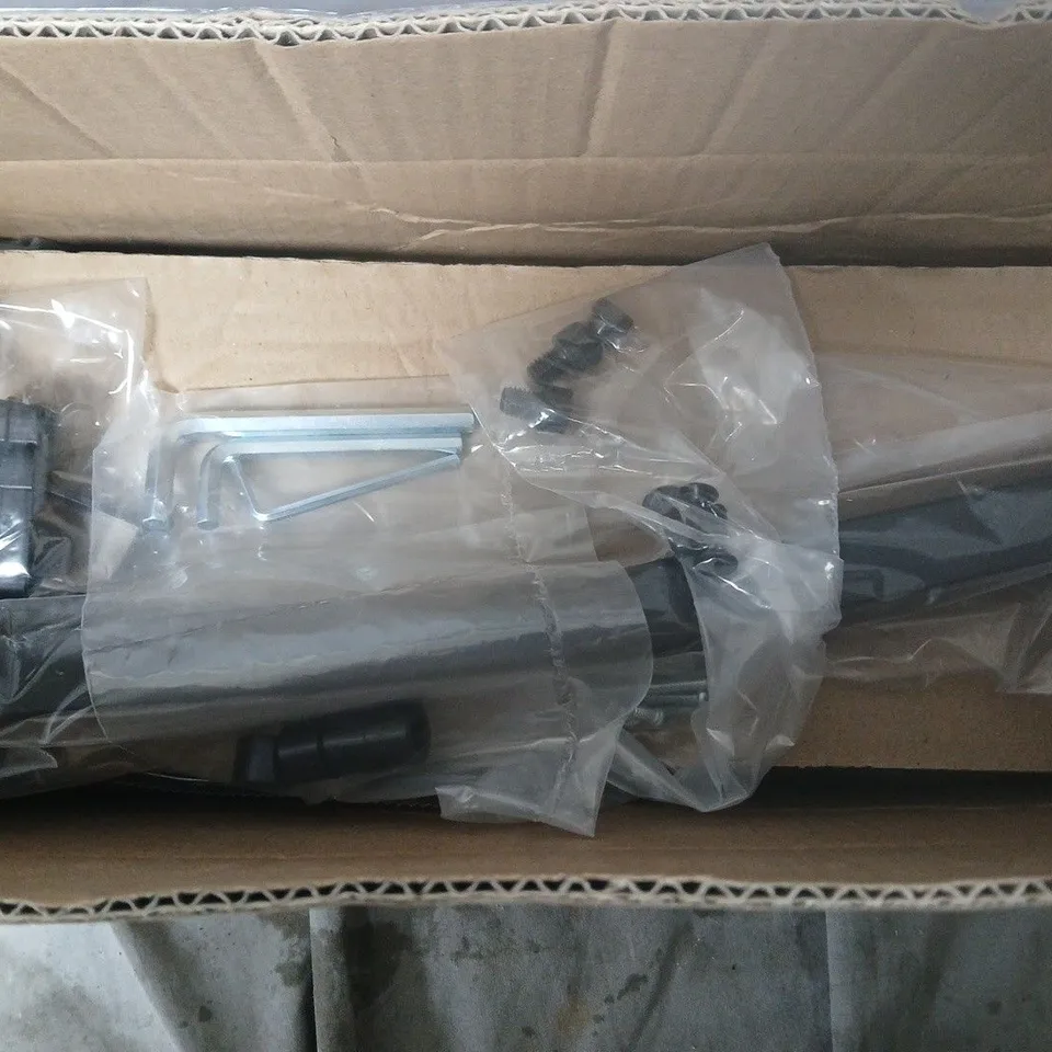 BOXED M051 MONITOR ARM DESK MOUNT