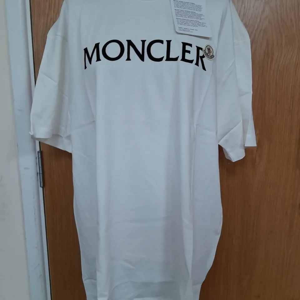 MONCLER LOGO-PATCH SHORT SLEEVE T-SHIRT IN WHITE - XXL