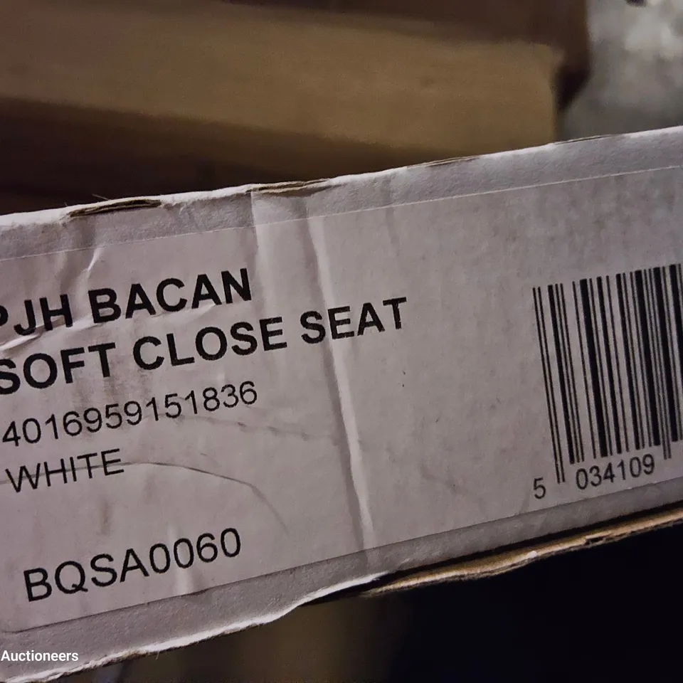 BOXED BACAN SOFT CLOSE TOILET SEAT WHITE